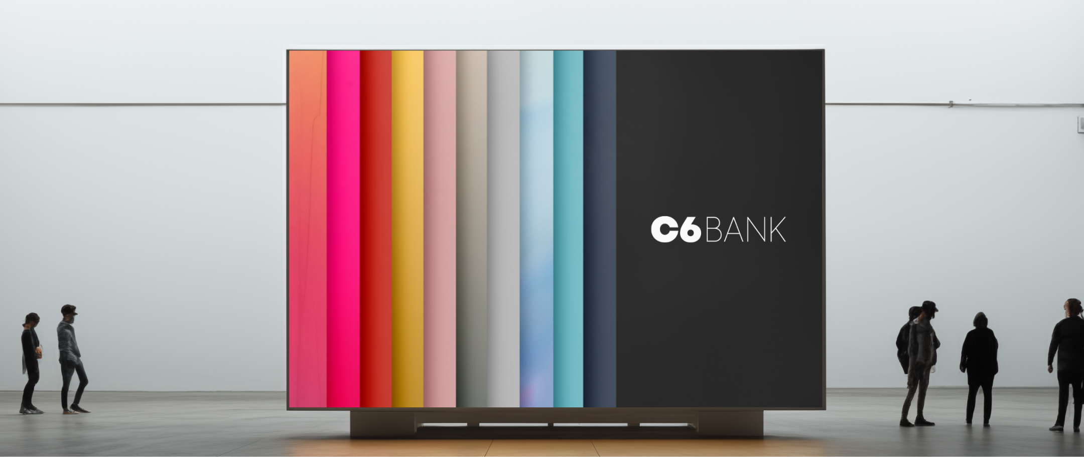 Painel com cores Painel gigante com faixas coloridas e logotipo C6 Bank em espaço expositivo.